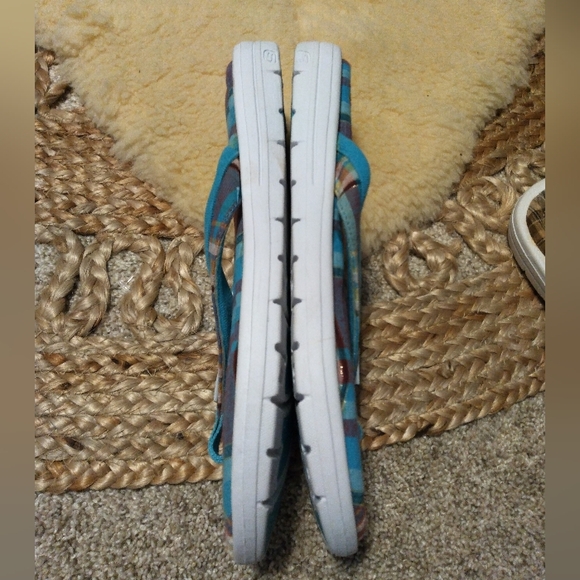 Sketchers memory foam Sandals (Bundle) - Picture 5 of 8